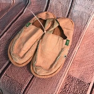 SANUK SHOES
